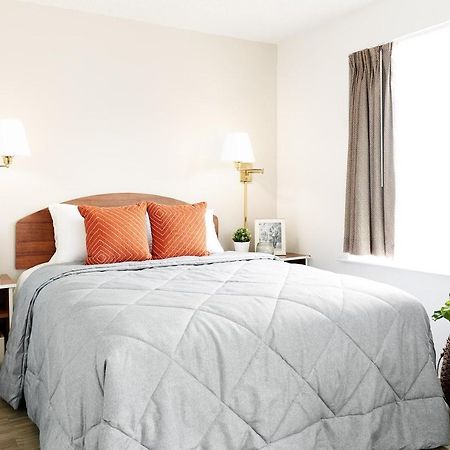 Intown Suites Extended Stay Greensboro Nc - Lanada Экстерьер фото
