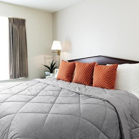 Intown Suites Extended Stay Greensboro Nc - Lanada Экстерьер фото