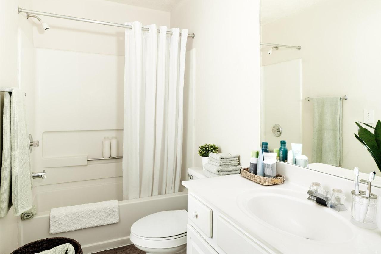 Intown Suites Extended Stay Greensboro Nc - Lanada Экстерьер фото