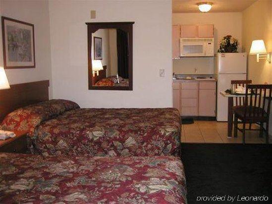 Intown Suites Extended Stay Greensboro Nc - Lanada Номер фото