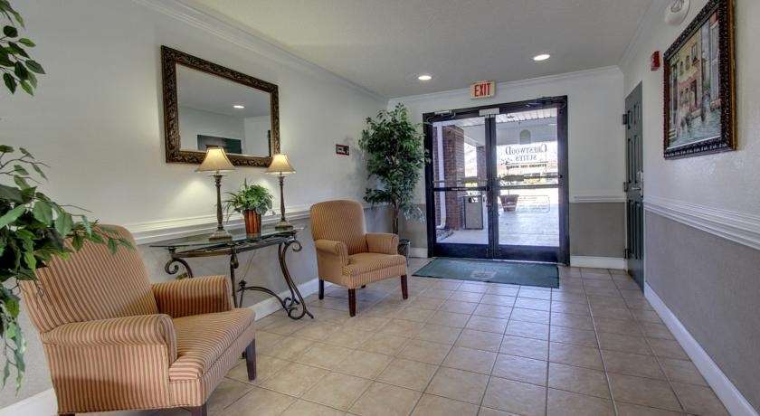 Intown Suites Extended Stay Greensboro Nc - Lanada Интерьер фото