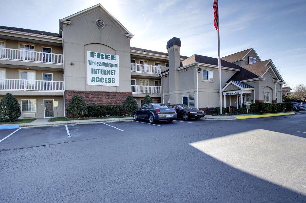 Intown Suites Extended Stay Greensboro Nc - Lanada Экстерьер фото