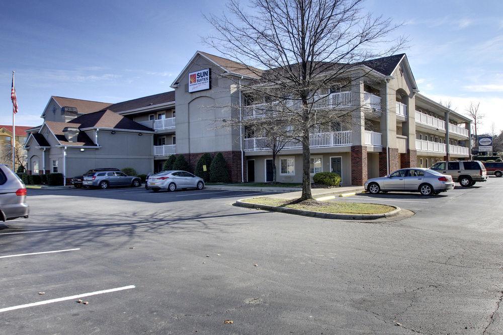 Intown Suites Extended Stay Greensboro Nc - Lanada Экстерьер фото